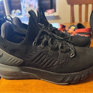 Women the project rock shoes like new just need dusting